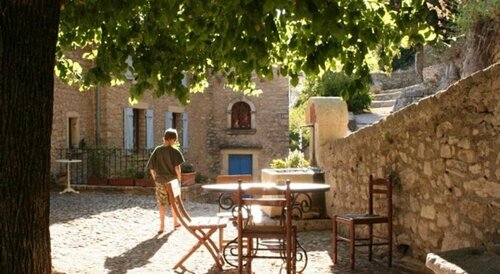 Гостиница Chambres D'hotes De l'Abbaye в Ньоне