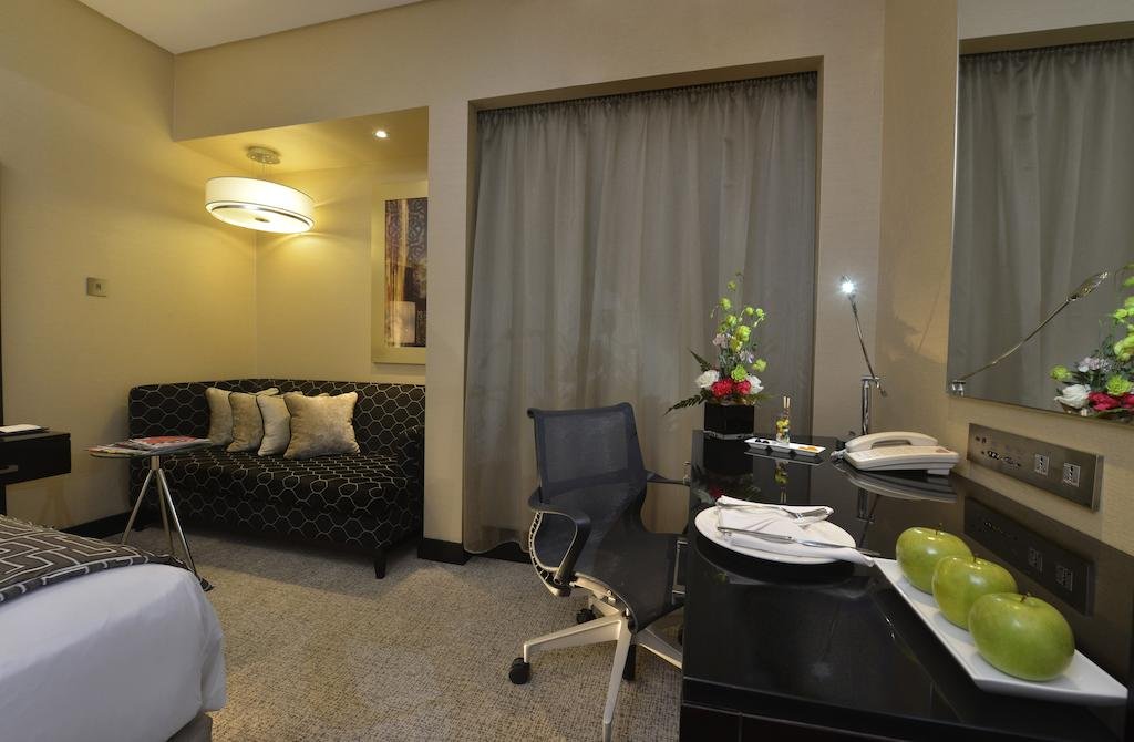 Фото Crowne Plaza Beirut