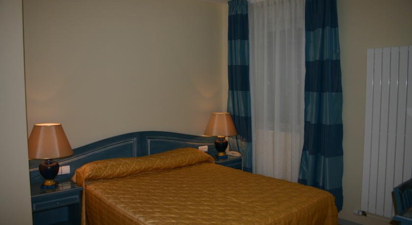 Фото Logis Hotel Le Continental