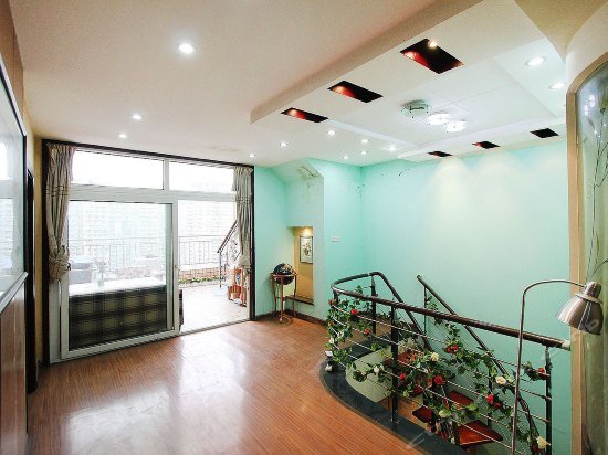 Фото Small Youth Inn