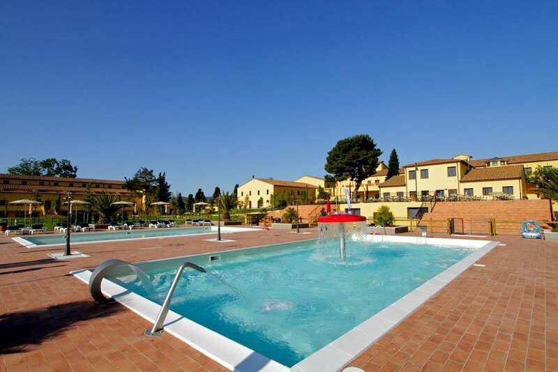 Гостиница Poggio all'Agnello Country & x26; Beach Residential Resort
