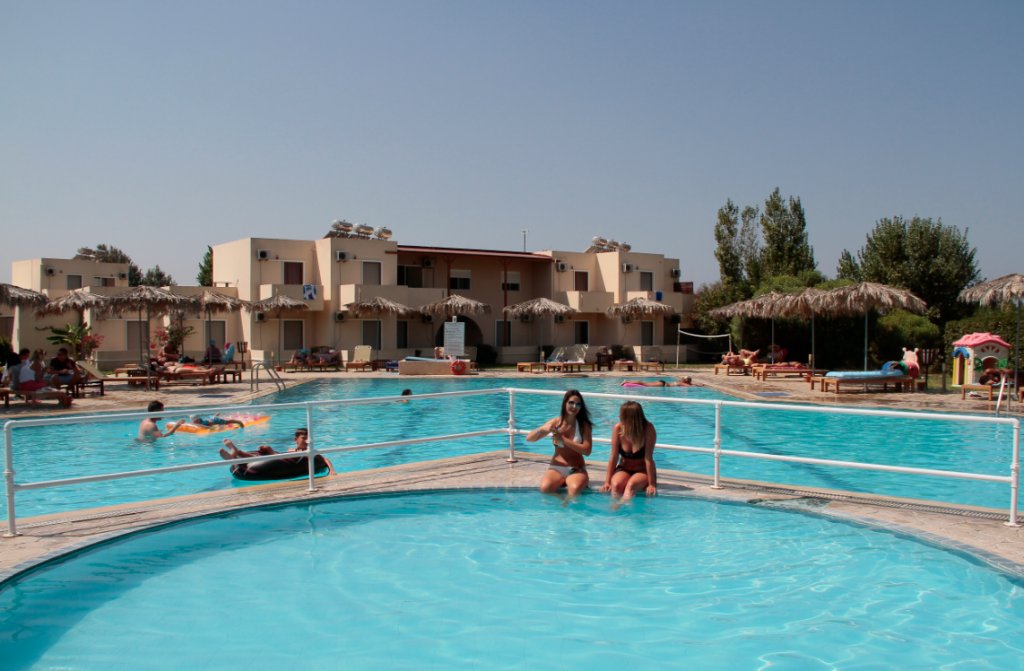 Фото Roselands Hotel Bungalows