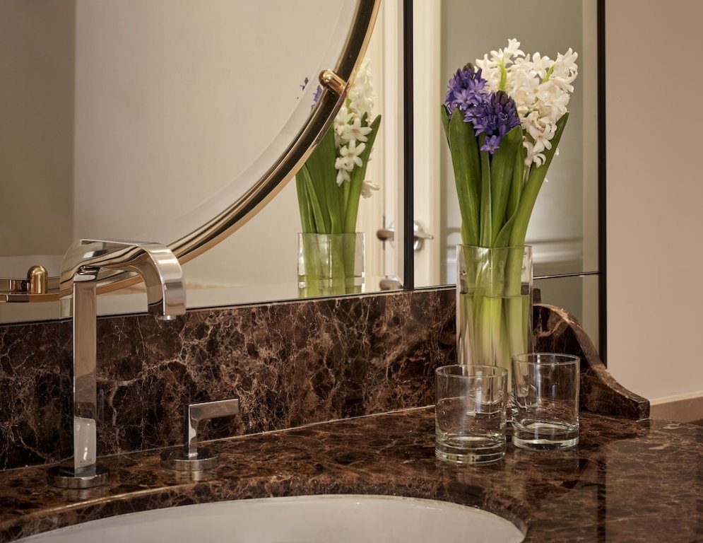 Фото The Ritz-Carlton, Budapest