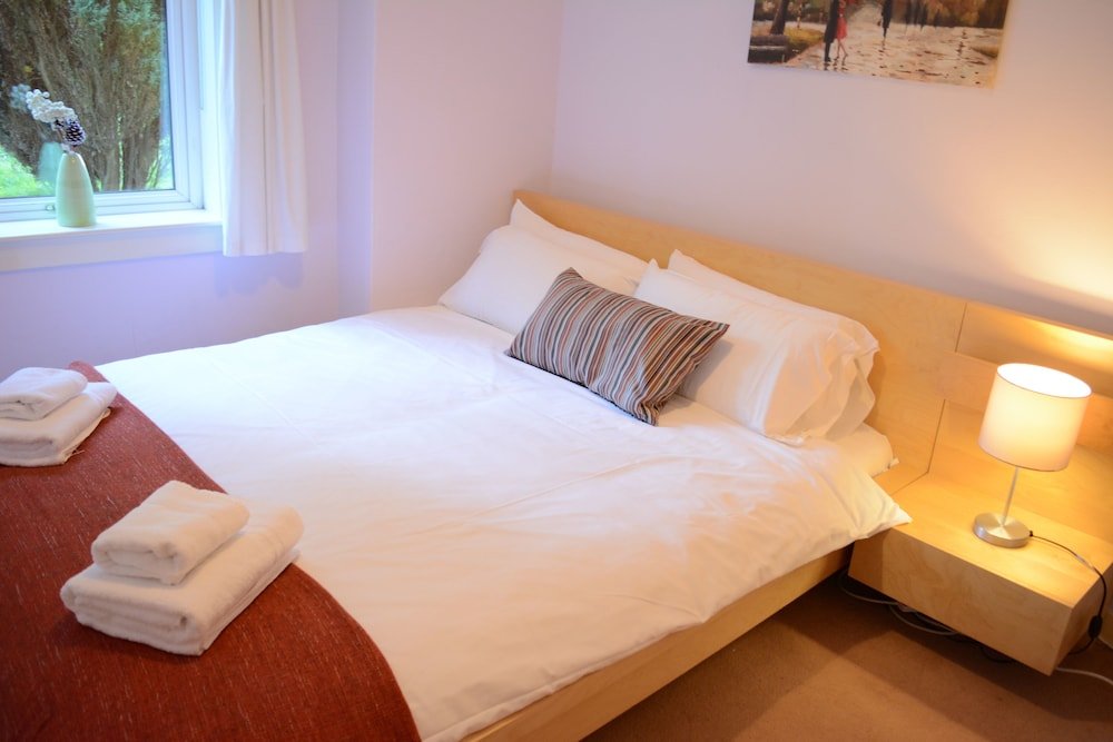 Фото Glasgow Scotstoun Cottage Flats