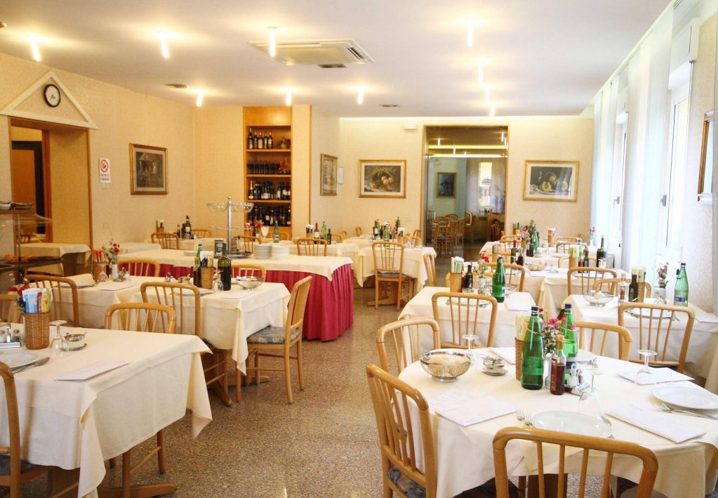 Фото Hotel Armonia