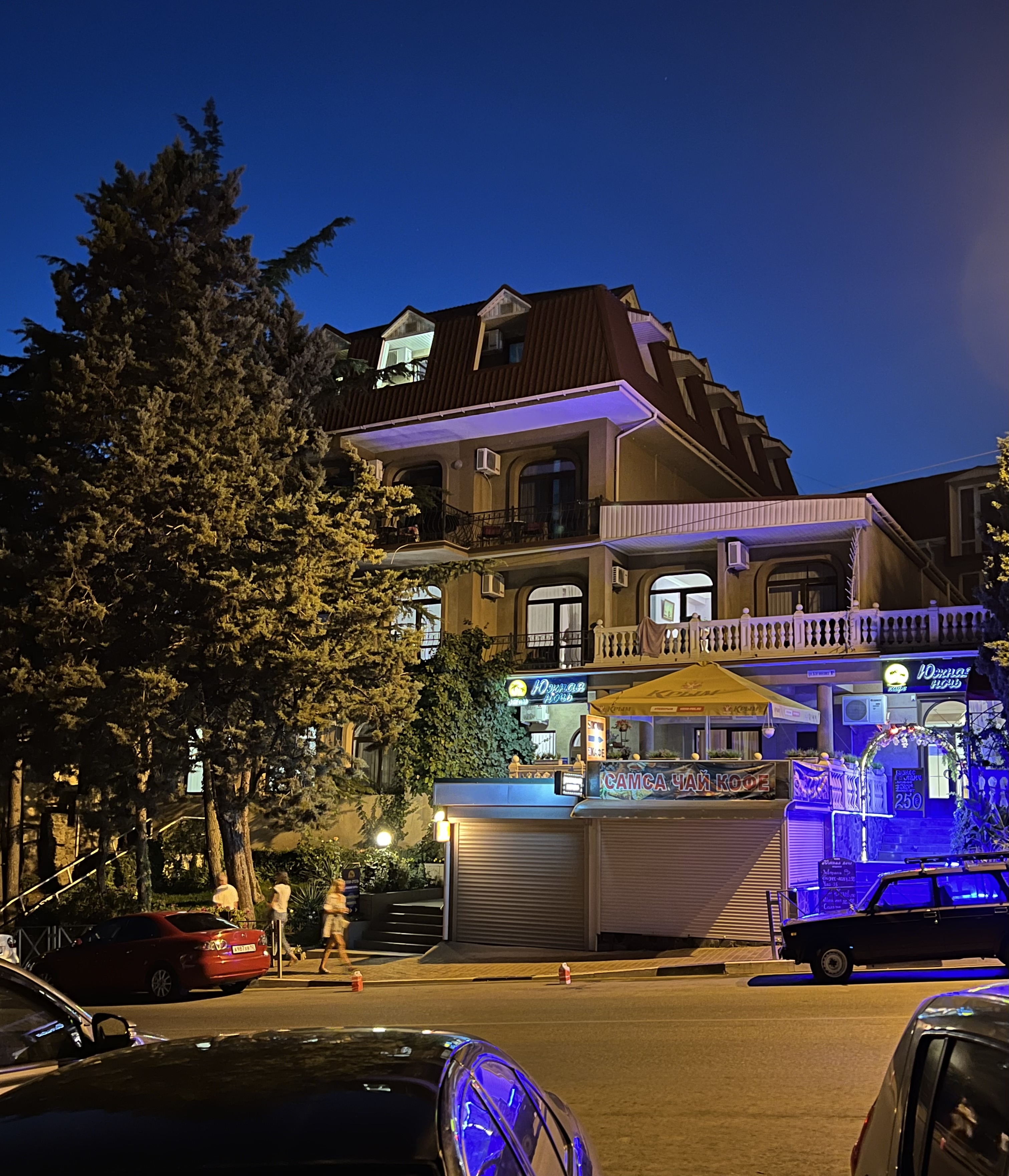 Фото отеля 2