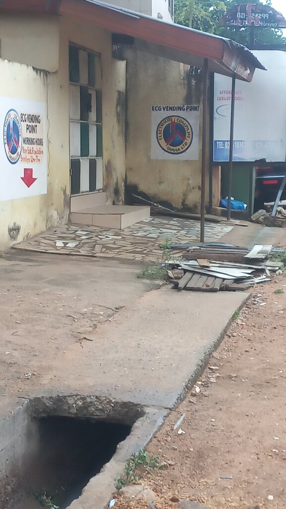 Credit union E. C. G Prepaid Vendor, Accra, photo