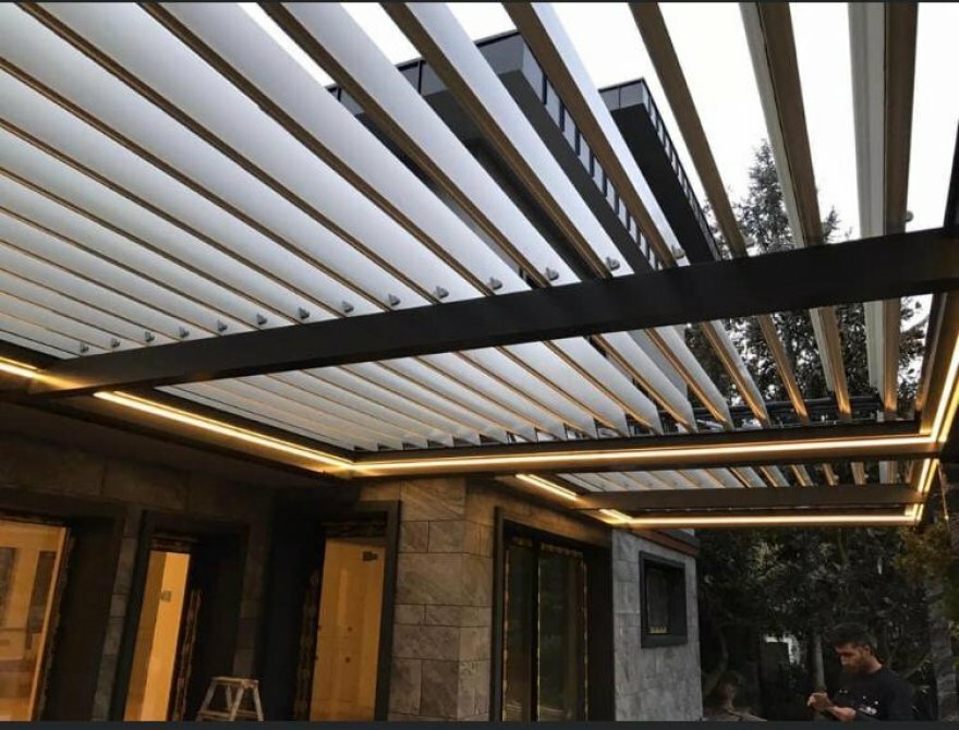 هياكل الإطار والمظلة İstanbul Otomatik Tente Pergola Sistemleri ، اسطنبول، صورة