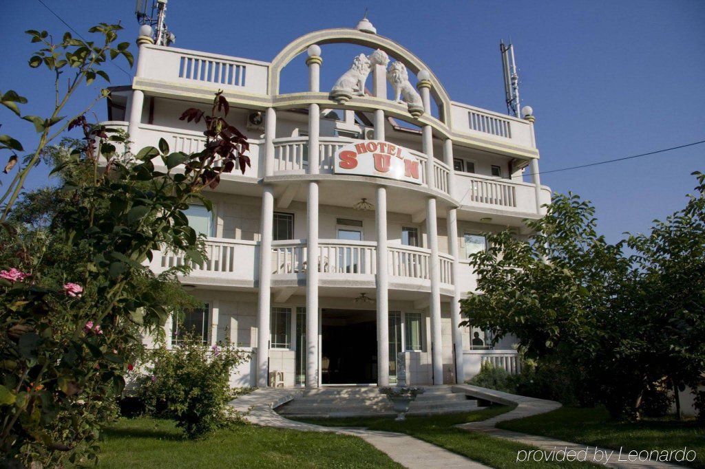 Фото отеля 1