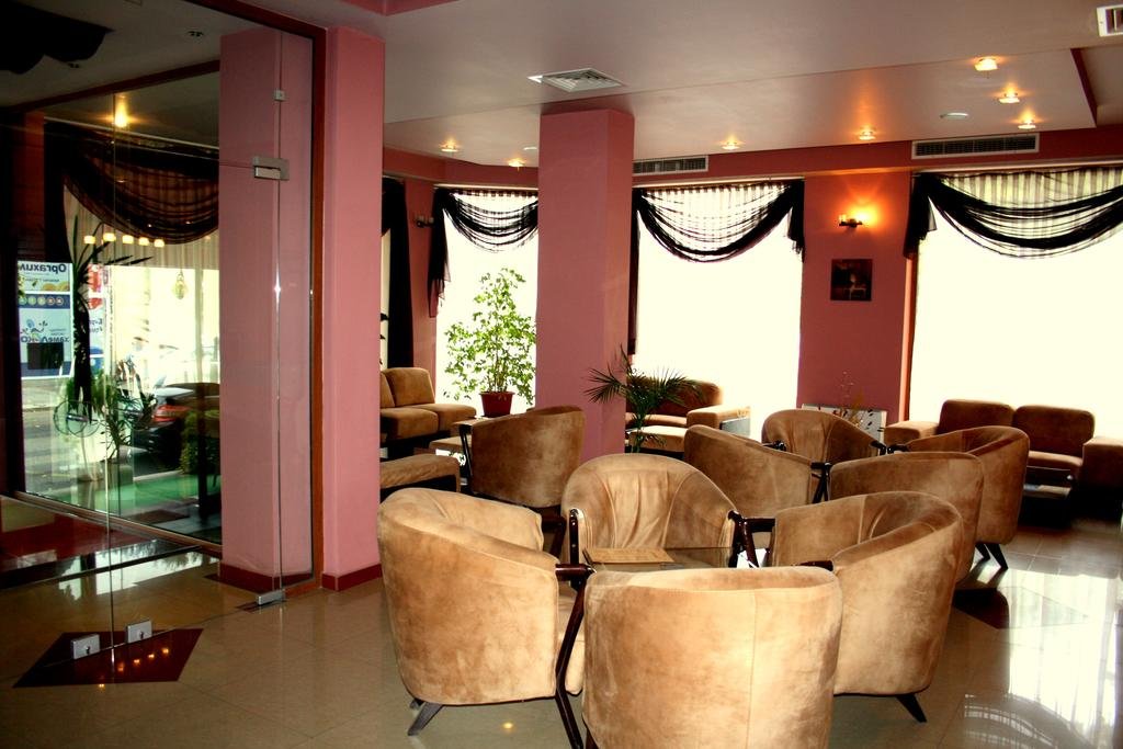 Фото отеля 2