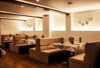 Фото Fabhotel Ambience Executive