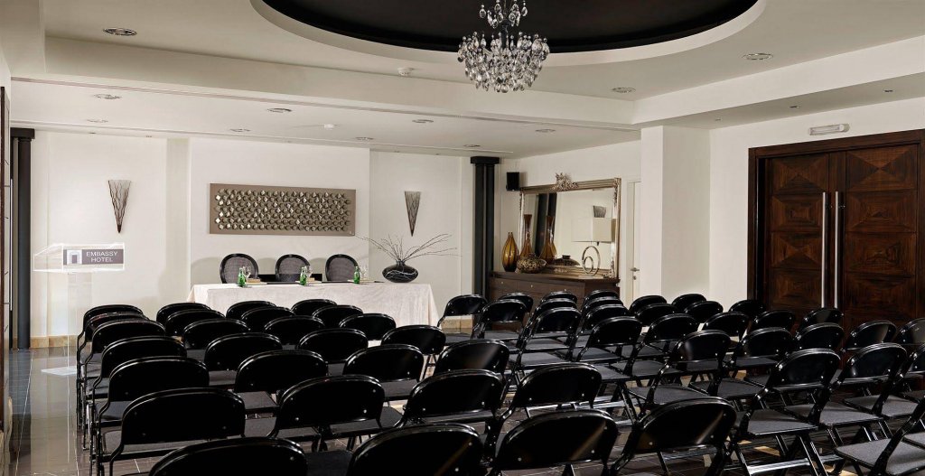 Фото Best Western Plus Embassy Hotel