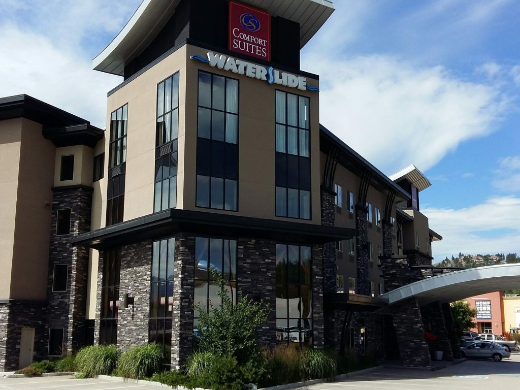 Фото Comfort Suites Kelowna