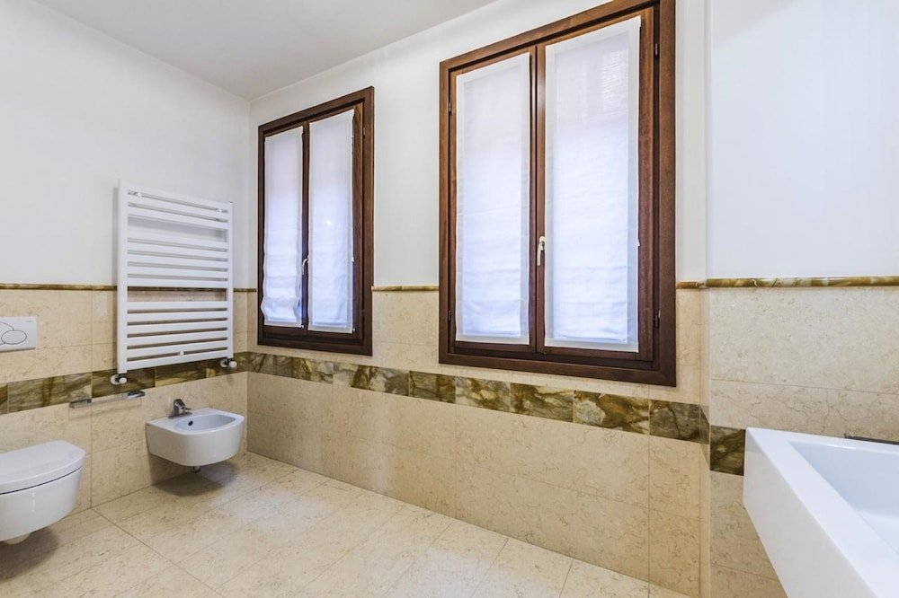 Фото Carmini Palace Canal View