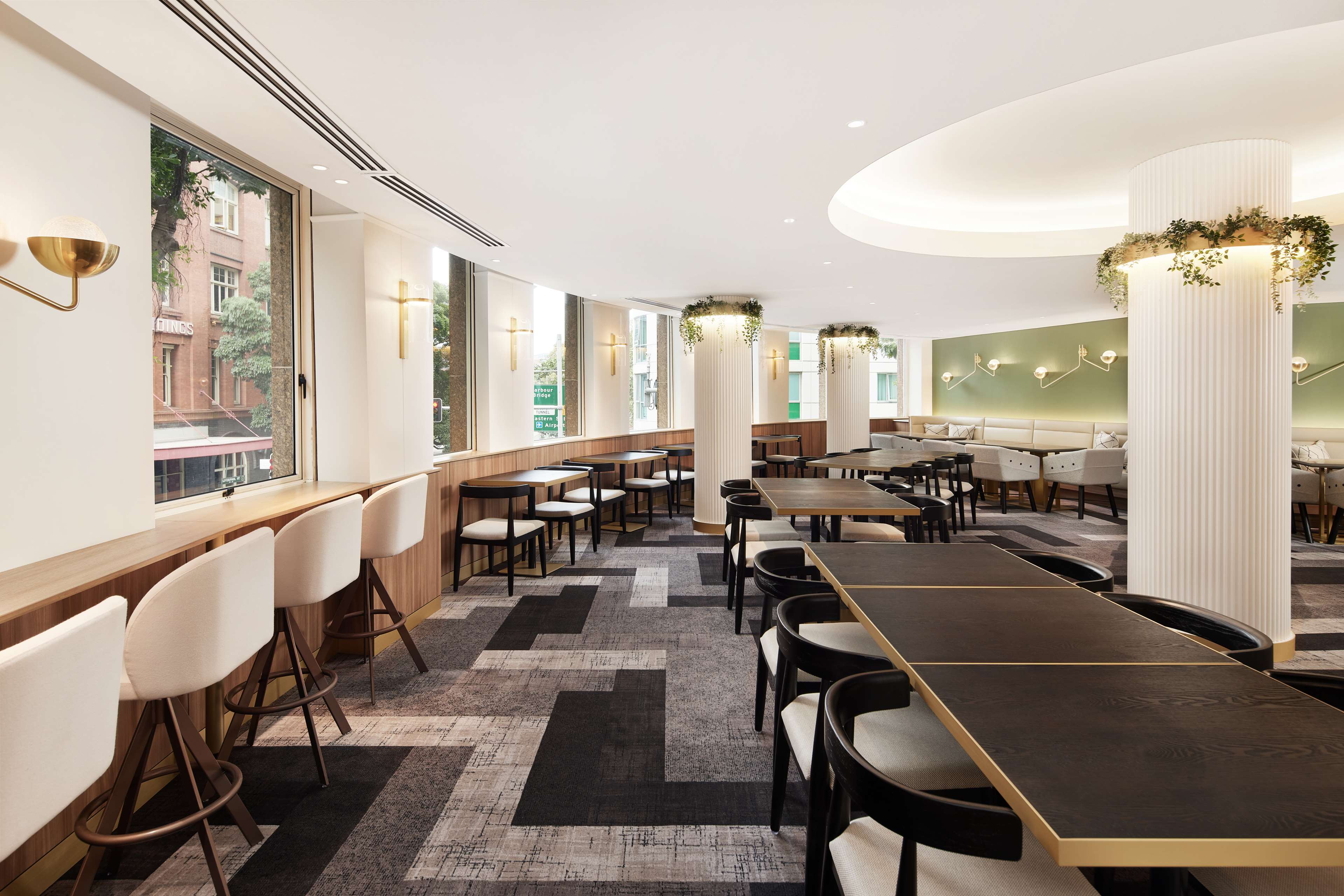 Фото Radisson Hotel & Suites