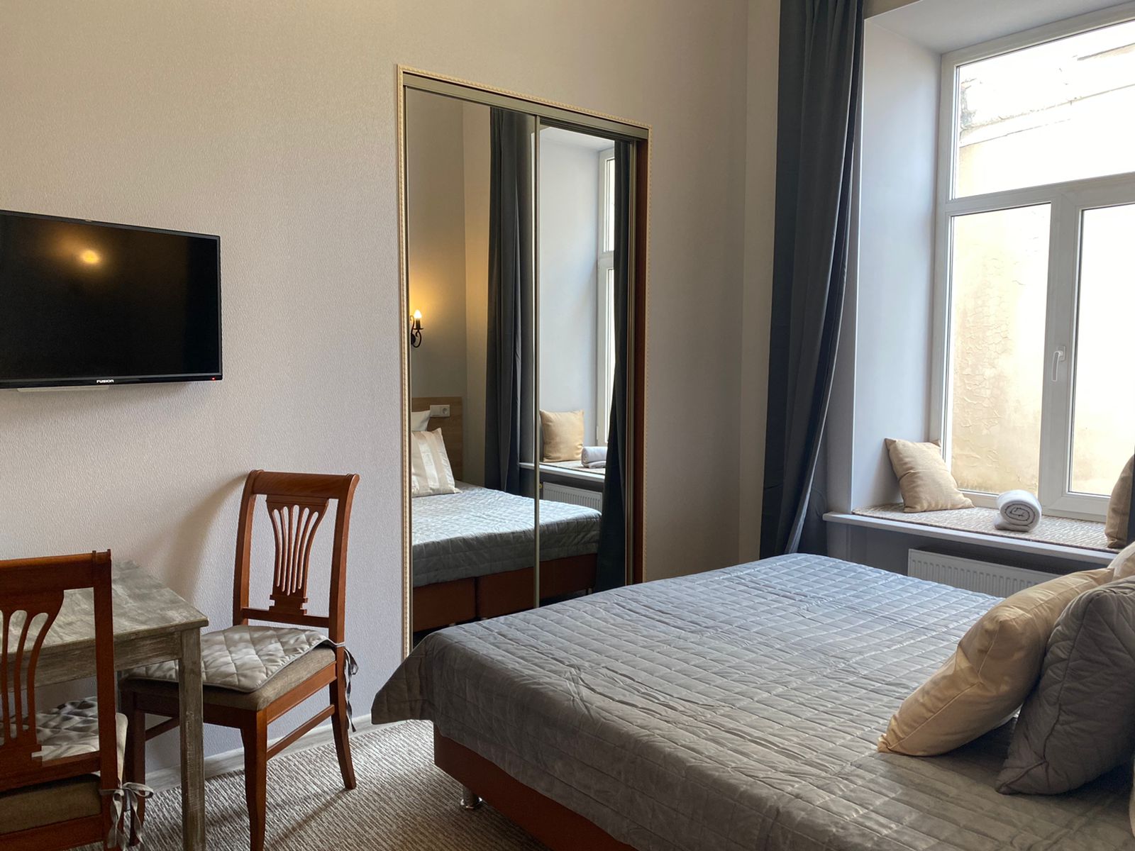 Фото Гостевые комнаты на Невском проспекте, 47