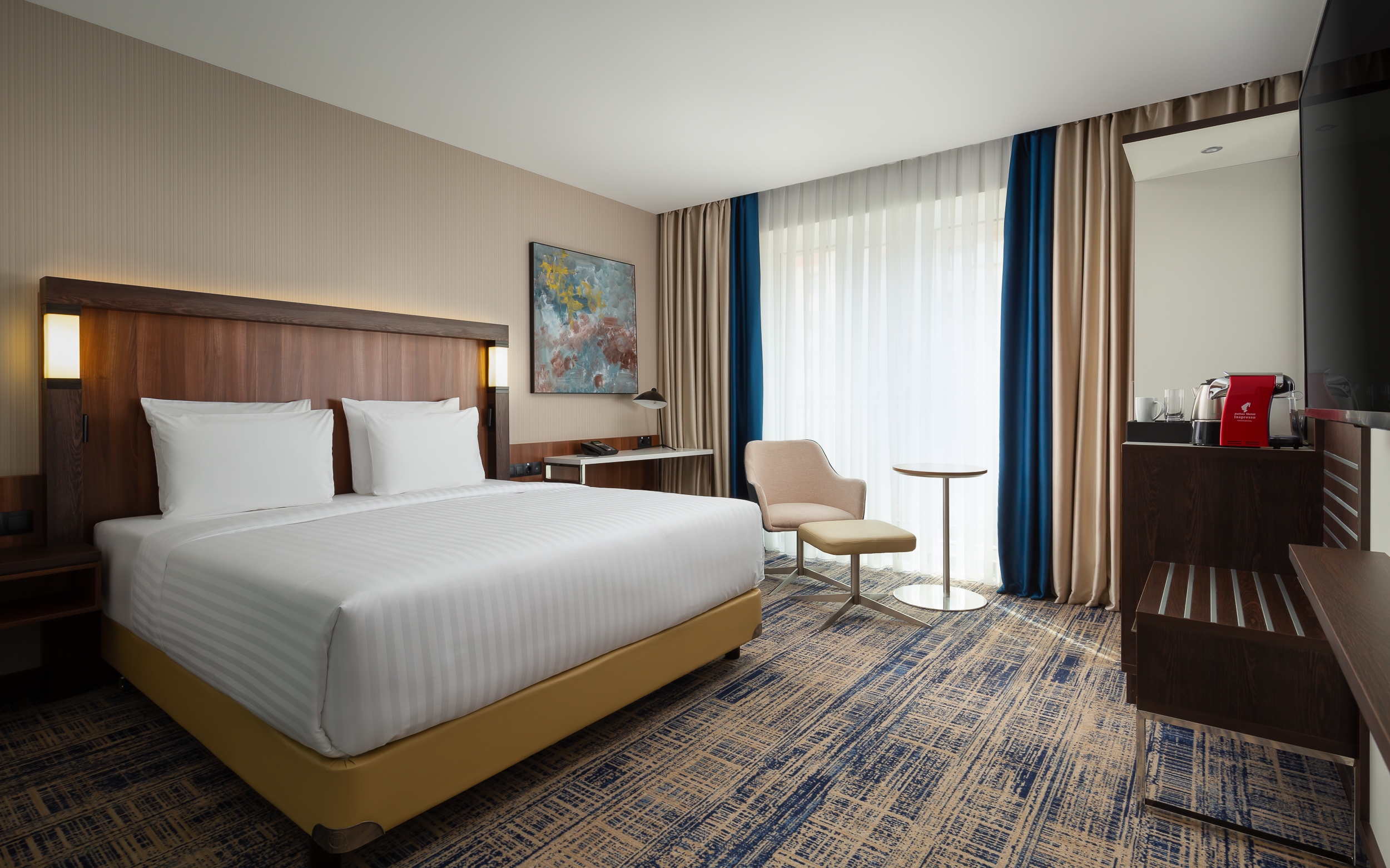 Фото отеля 1