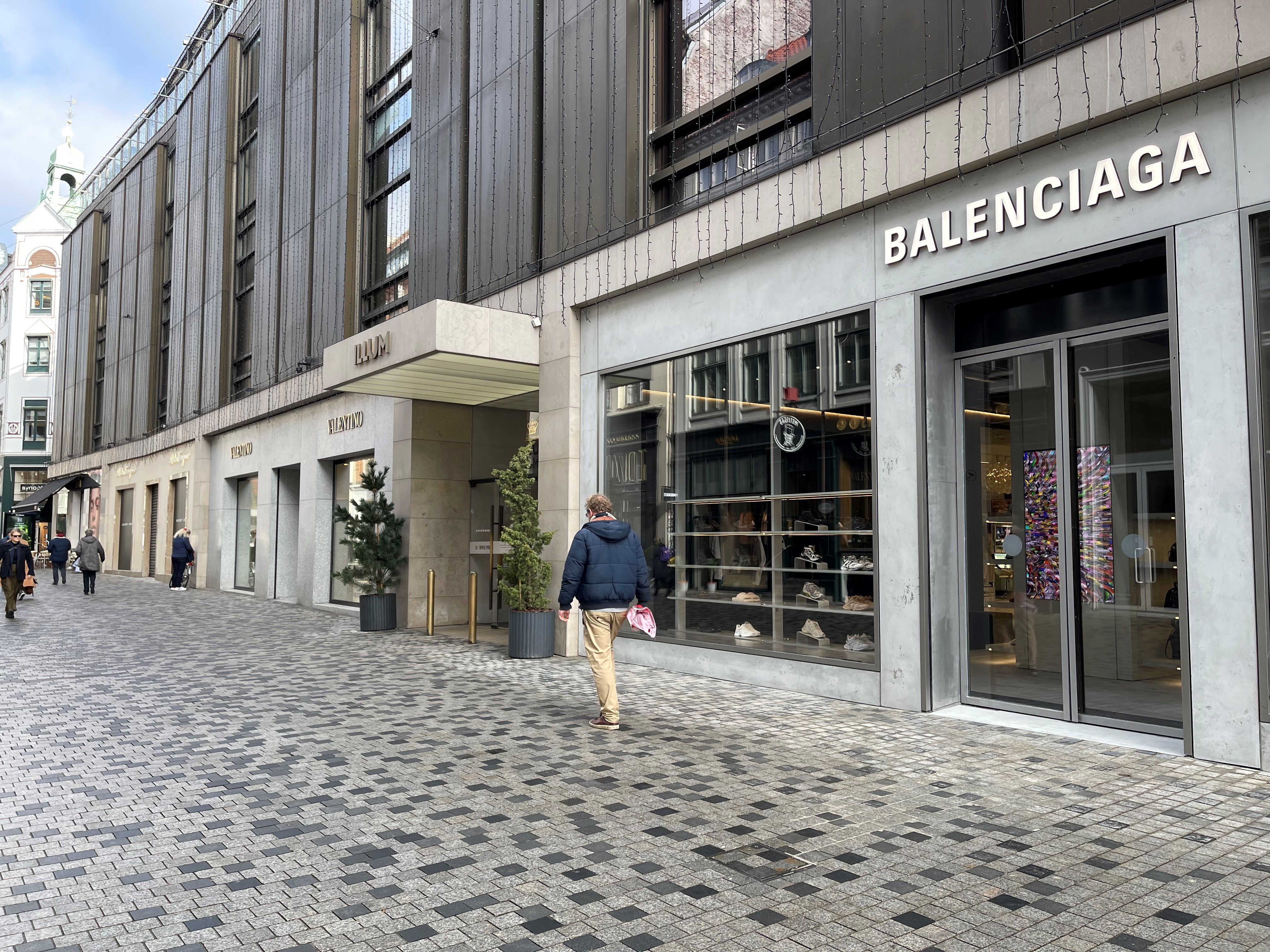 Brun tin Trolley Balenciaga, магазин одежды, Østergade, 52, Копенгаген — Яндекс Карты