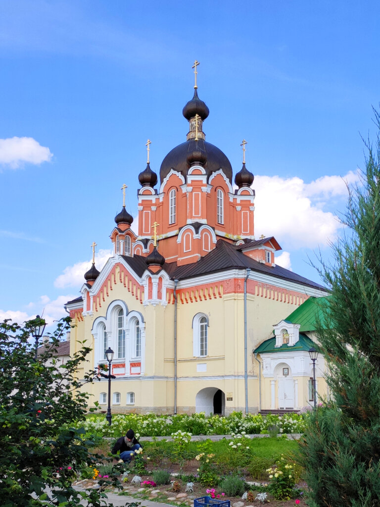 Православный храм Церковь Воздвижения Честного Креста Господня, Тихвин, фото