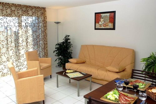 Гостиница Garden & City Clermont Ferrand Gerzat в Рьоне