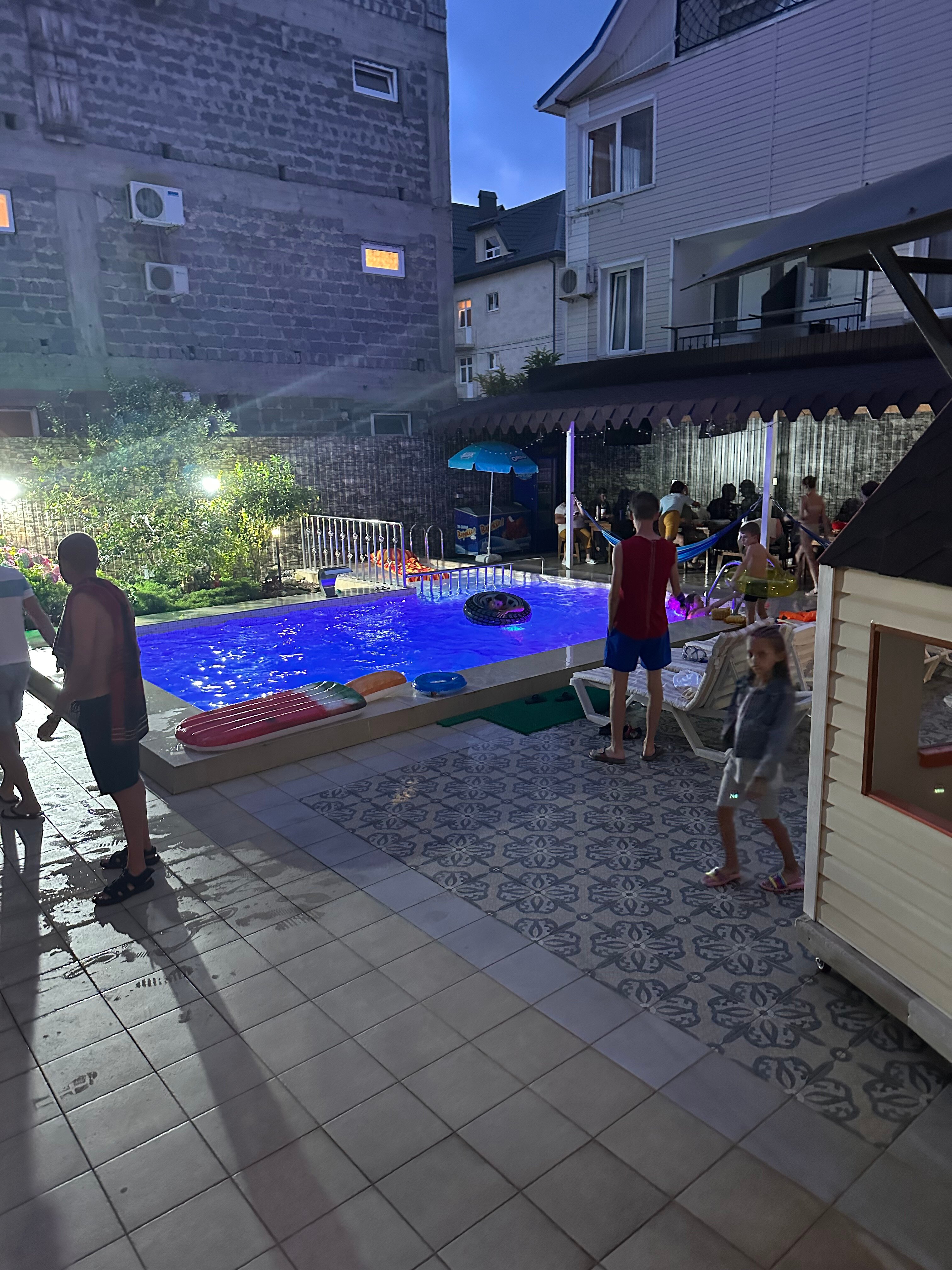 Фото отеля 2