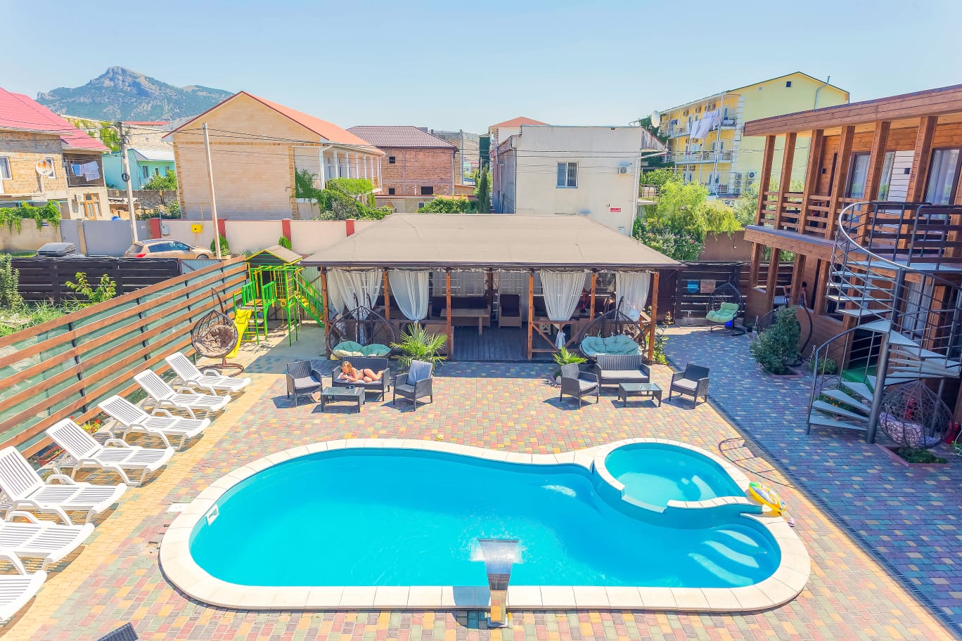 Фото отеля 1