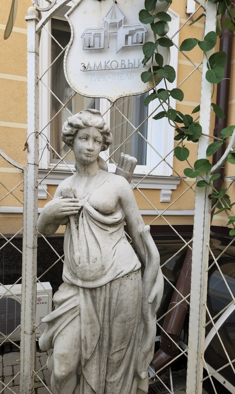 Фото Замковый