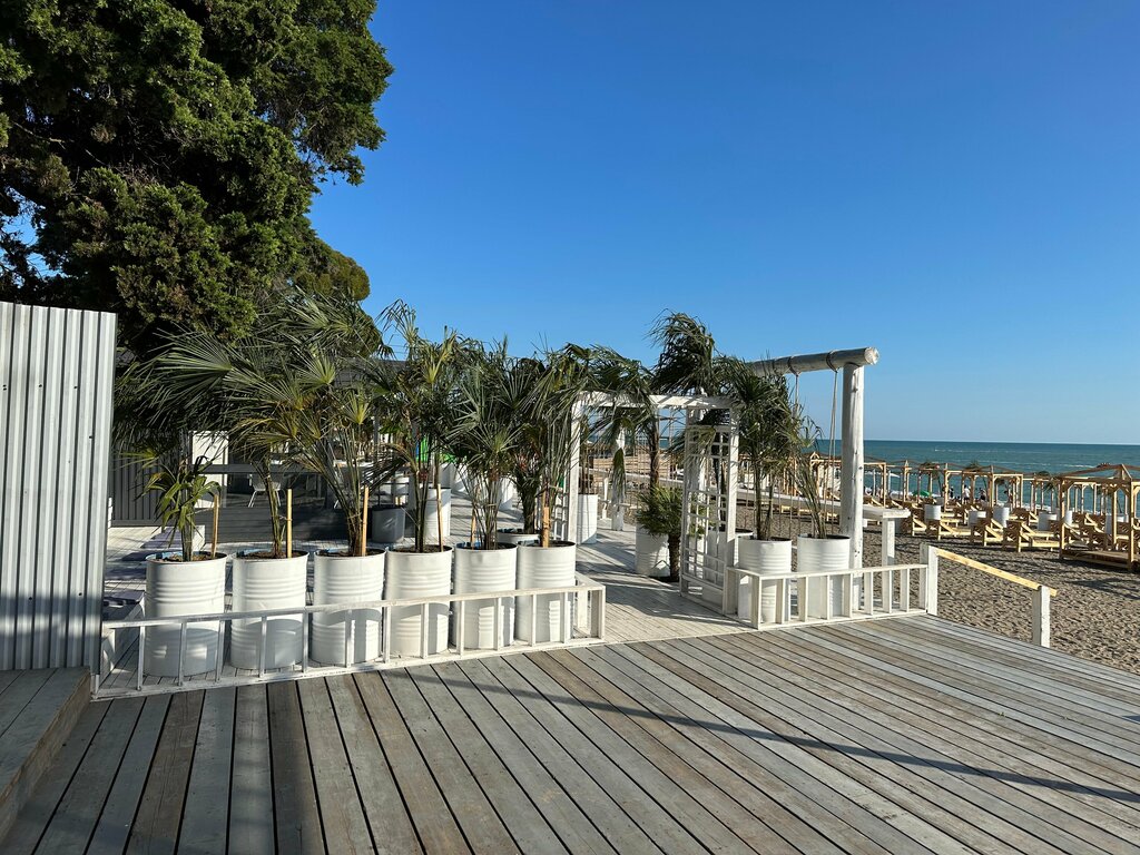 Coffee shop SmoLoL, Suhum, photo