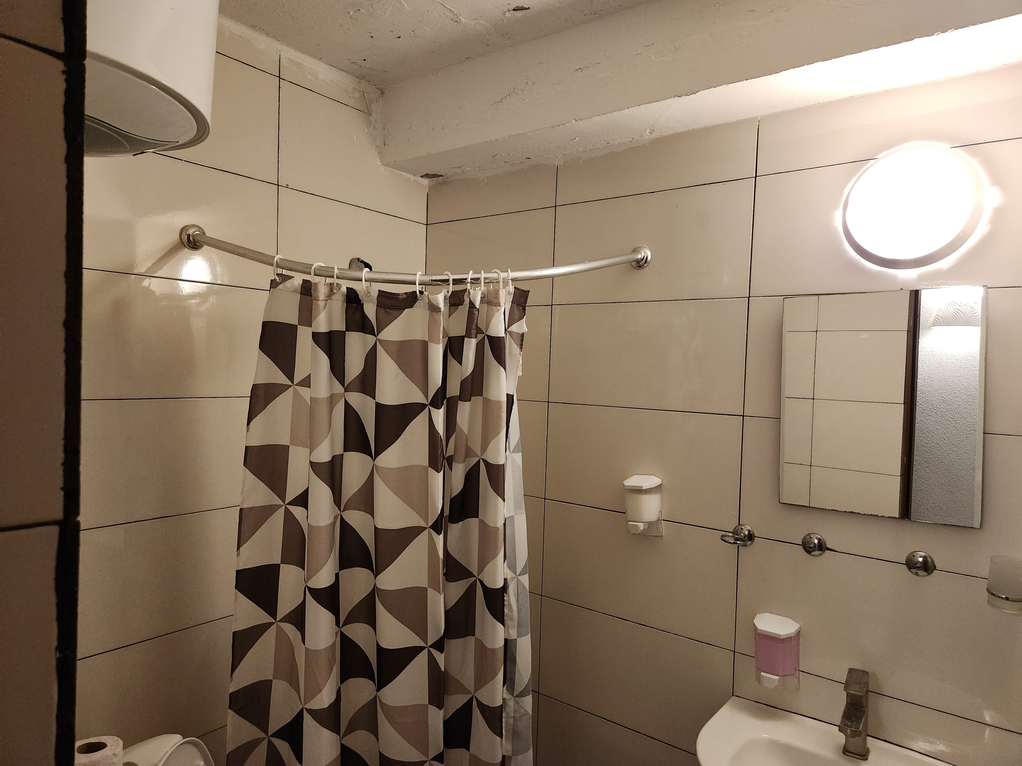 Фото Simple Pleasures Hotel