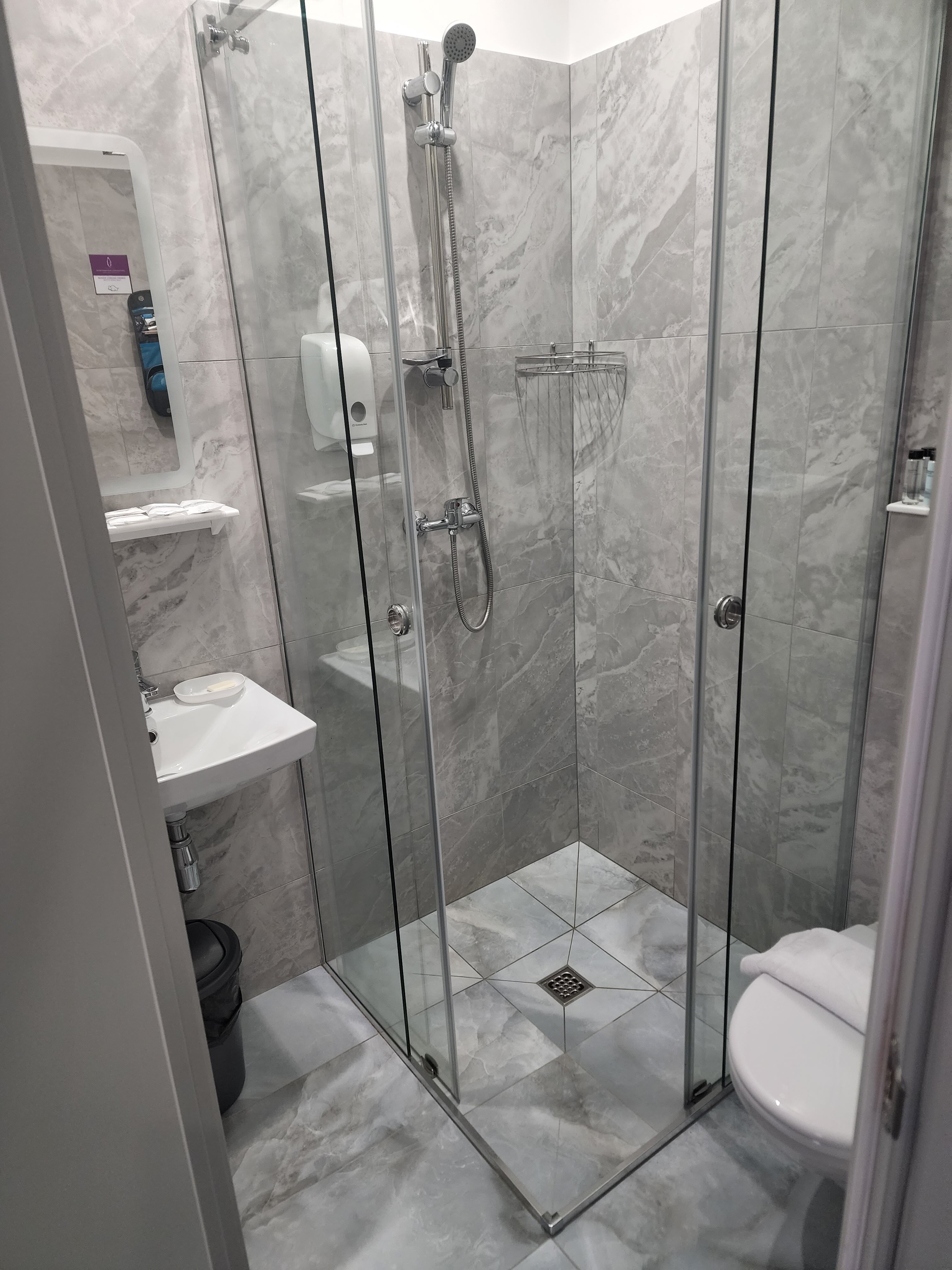 Фото Station Premier S12