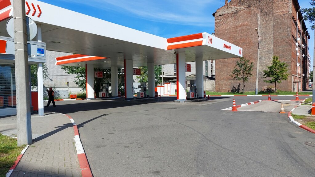 Gas station Lukoil, Saint Petersburg, photo