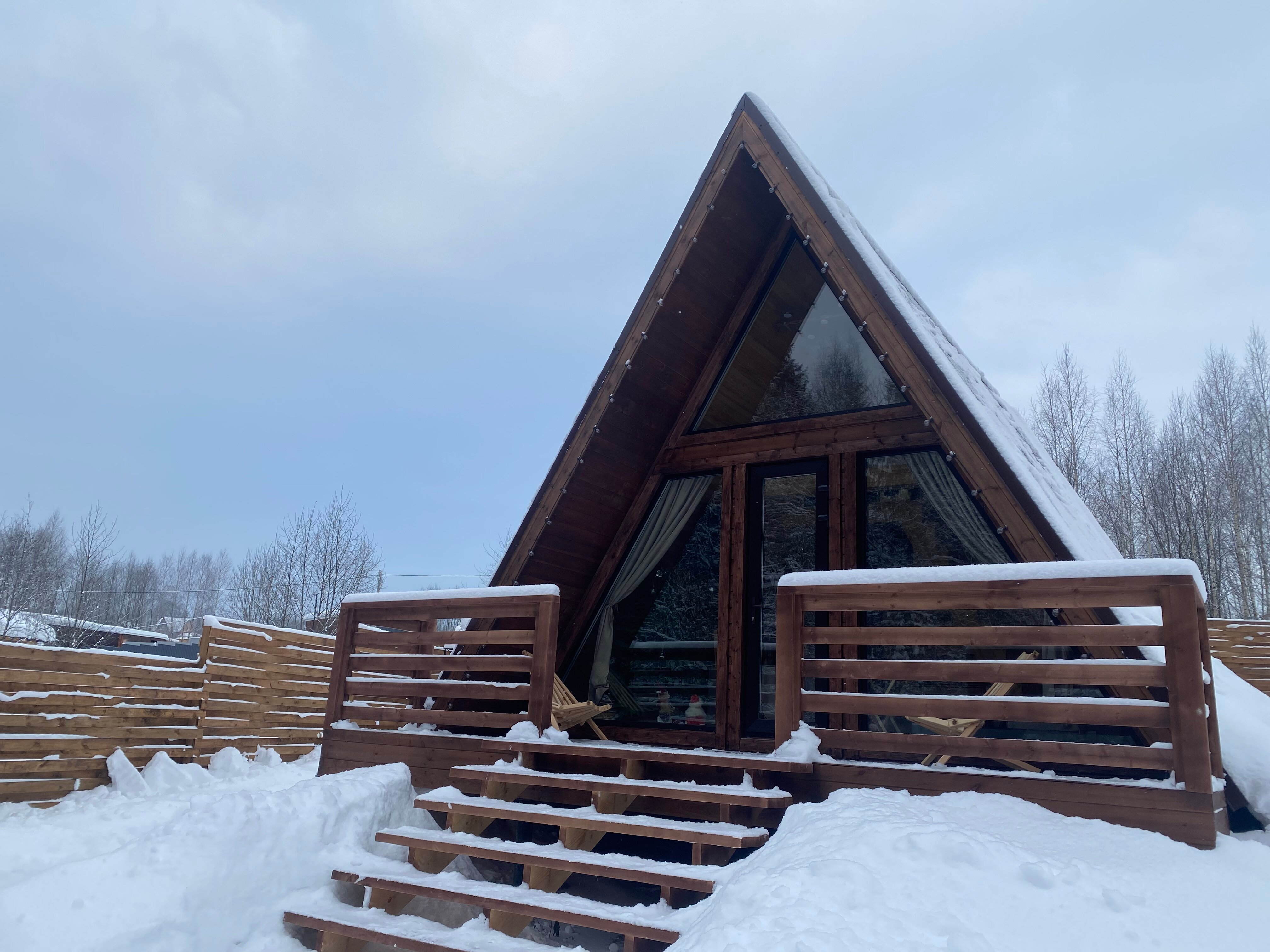 Фото Дом Углом