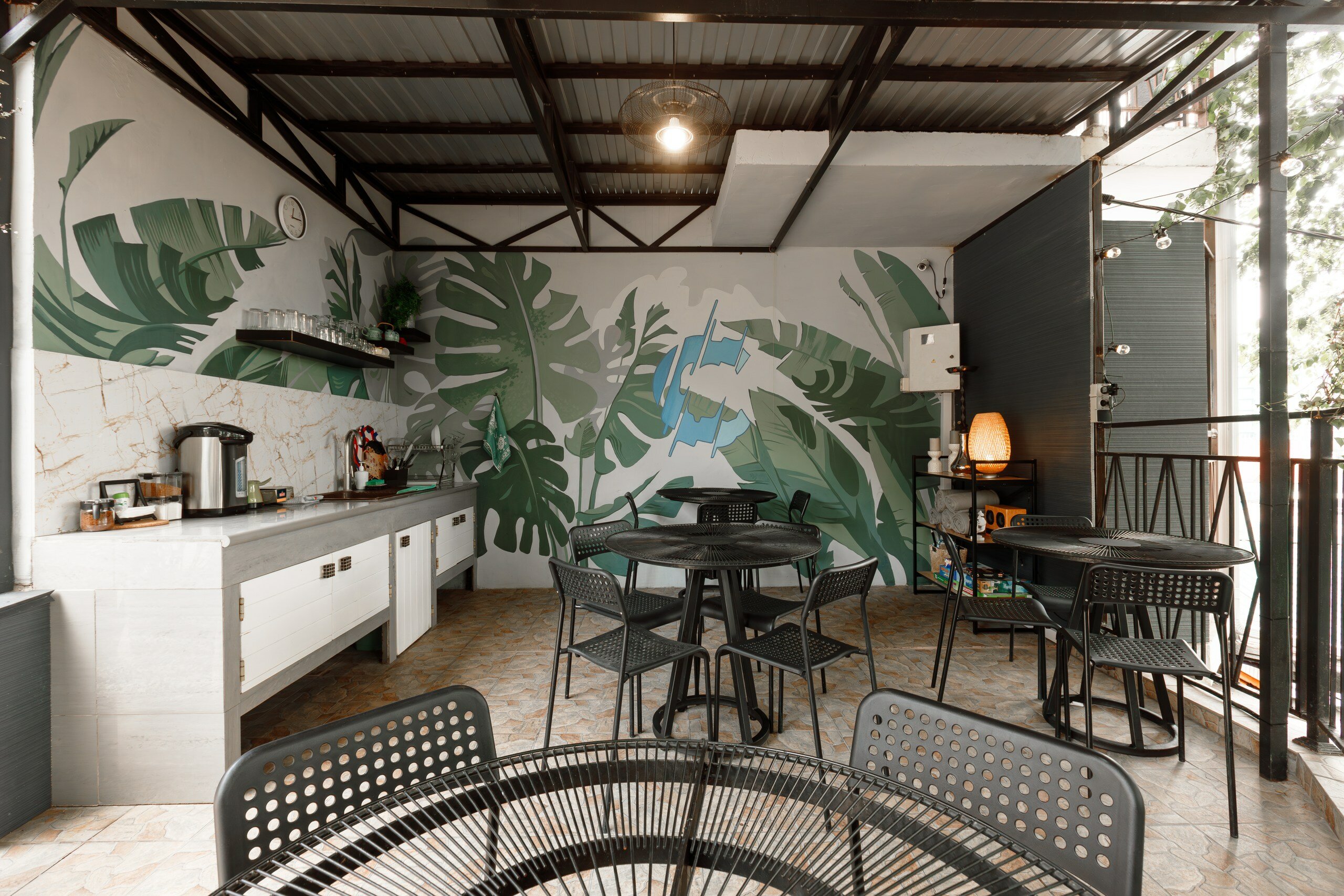 Фото Современник