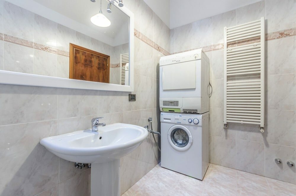 Фото Maurizio House