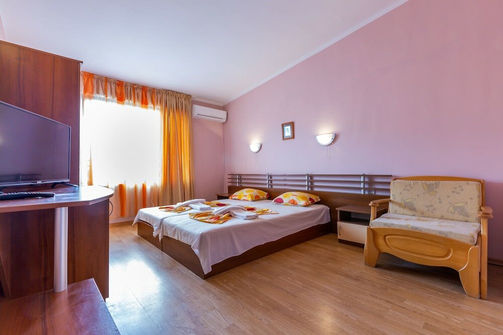 Фото Family Room in Dafinka Guest House