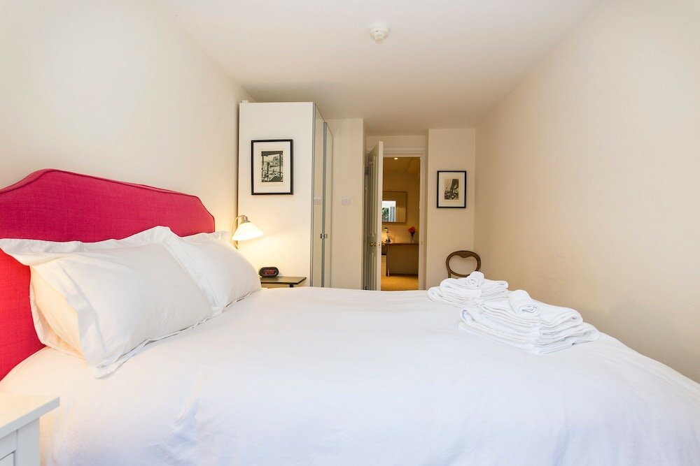 Фото Altido Modern 2 bed flat in Central London, sleeps 6