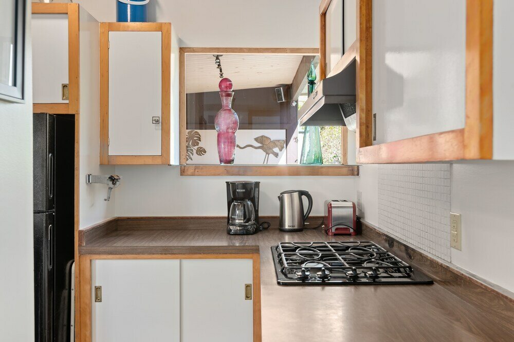 Фото Padaro Midcentury Beach & Garden