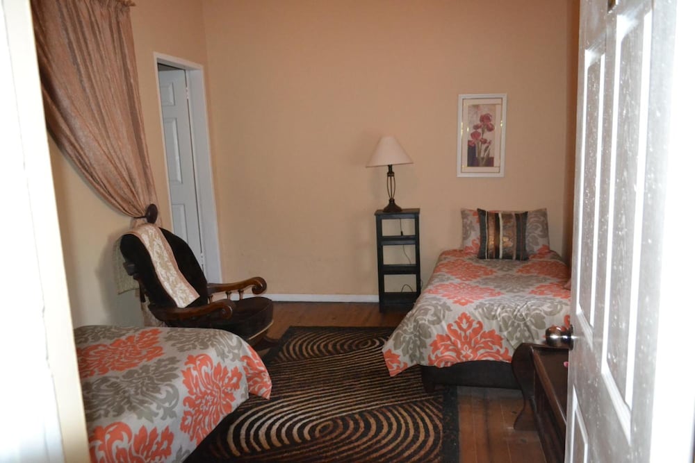 Фото Kestell Hotel