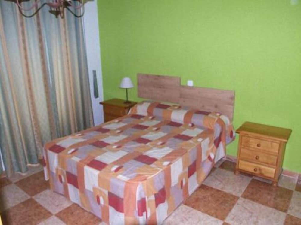 Фото Hostal Plaza del Pilar