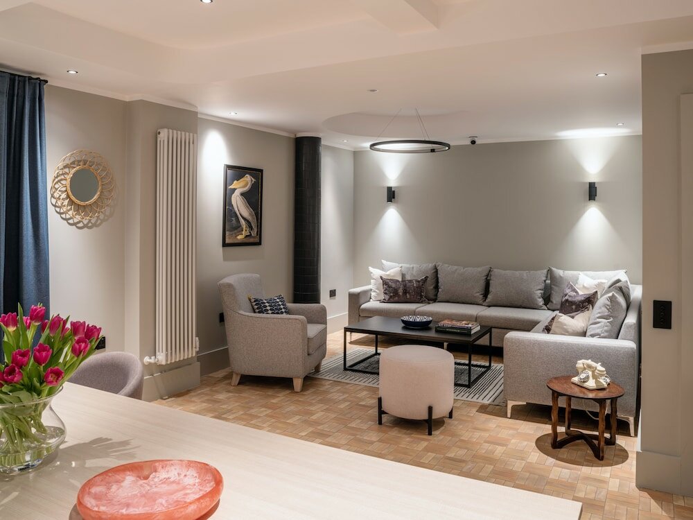 Фото Stylish Studios Southfields Station