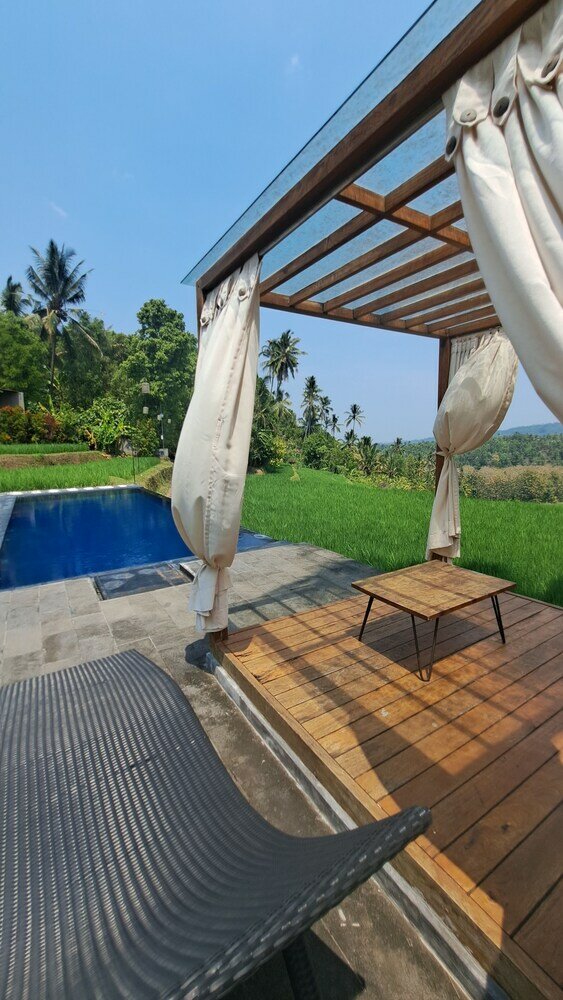 Фото Bali De Pardis Cottage