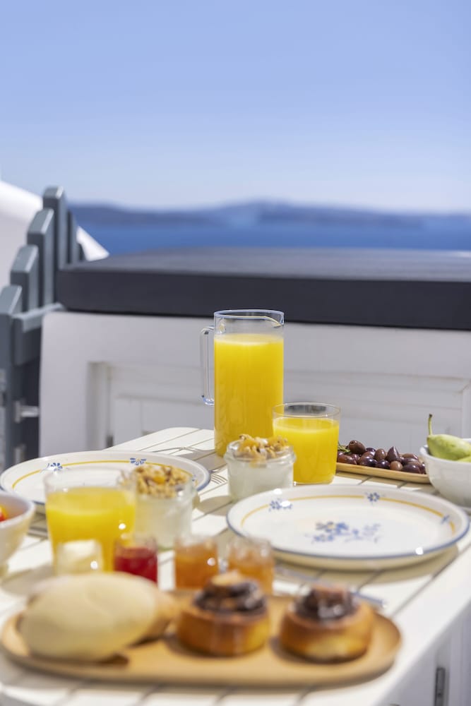 Фото Bluedome Cavehouses Santorini