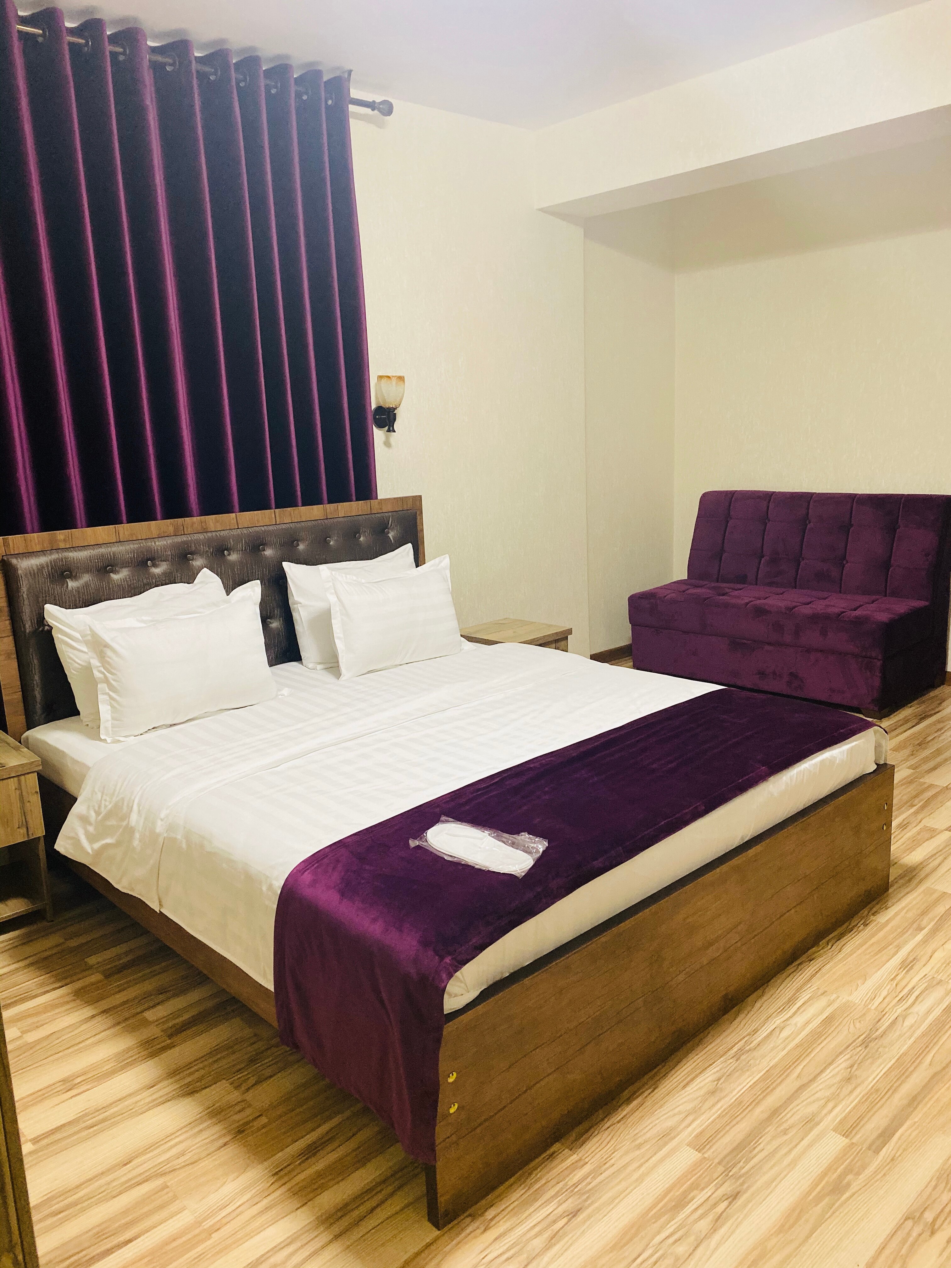 Фото Tourist Inn Hotel