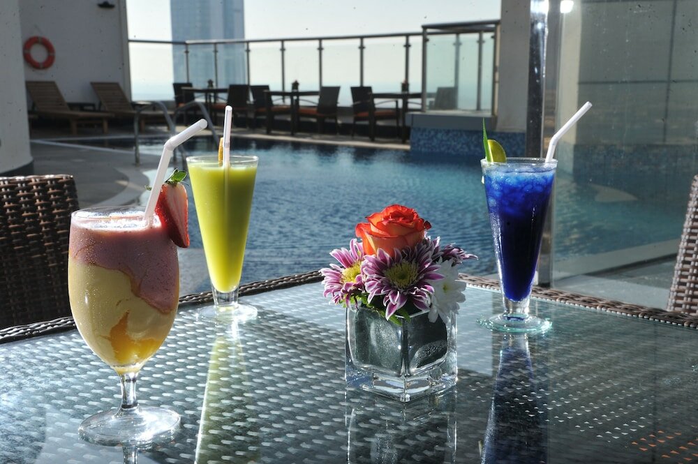 Фото Ramada by Wyndham Abu Dhabi Corniche