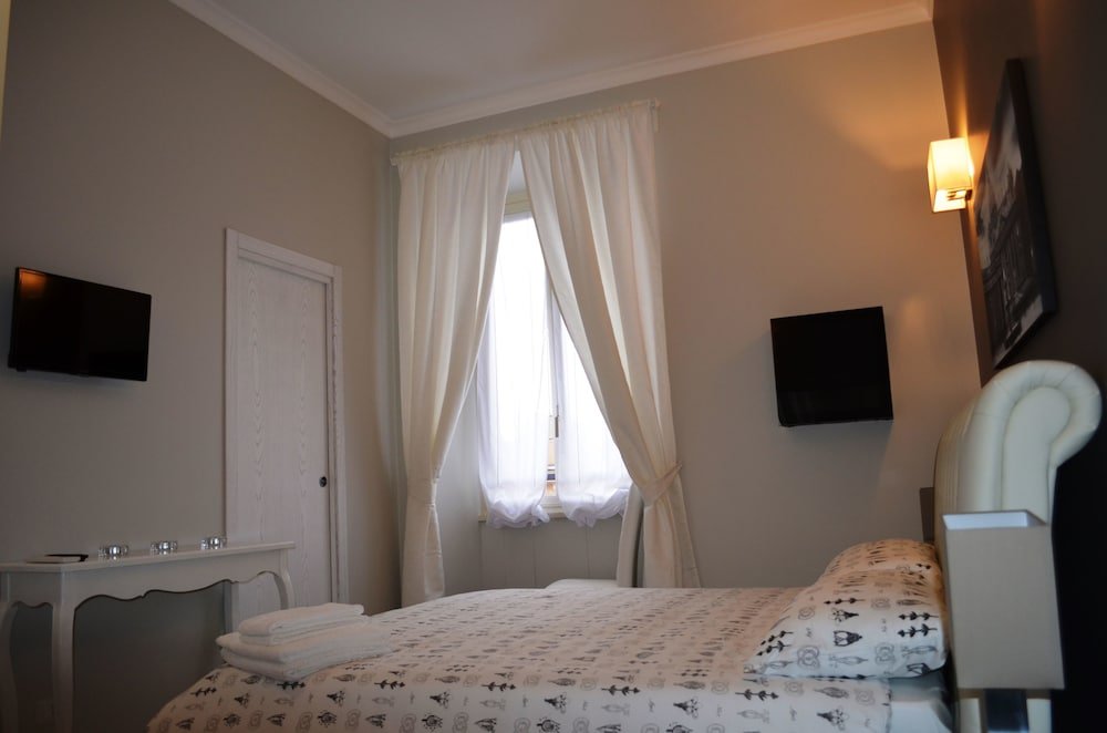 Фото Maison Vaticana