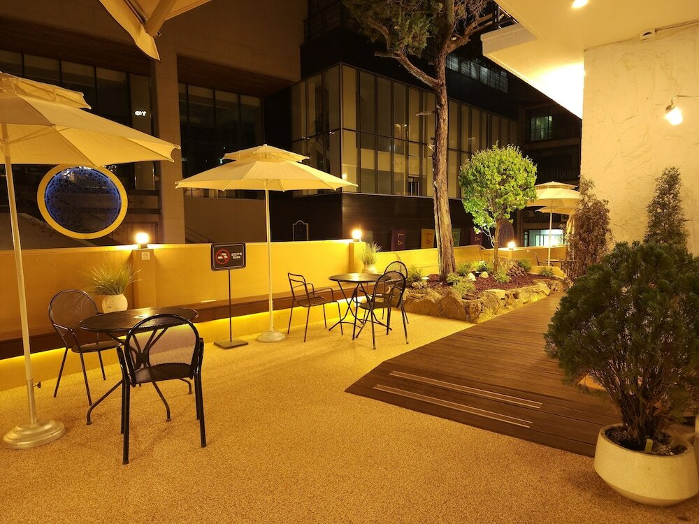 Фото Oyo Myeongdong 5 Lodge