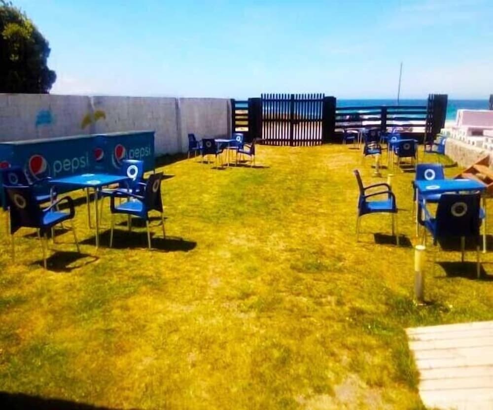 Фото Escuela de Surf y Hostel Baldaio