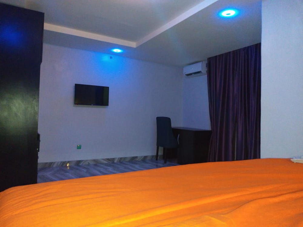 Фото White Court View Hotel