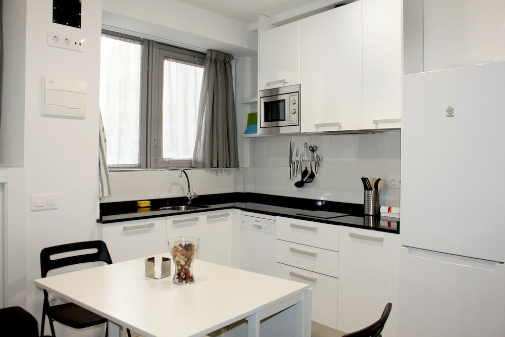 Фото Apartamentos Funway Hostel