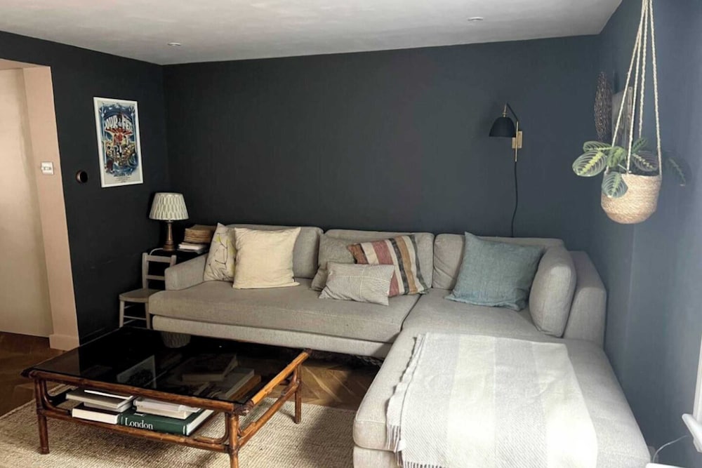 Фото Lovely 3bd Victorian Townhouse W/garden - Brixton!